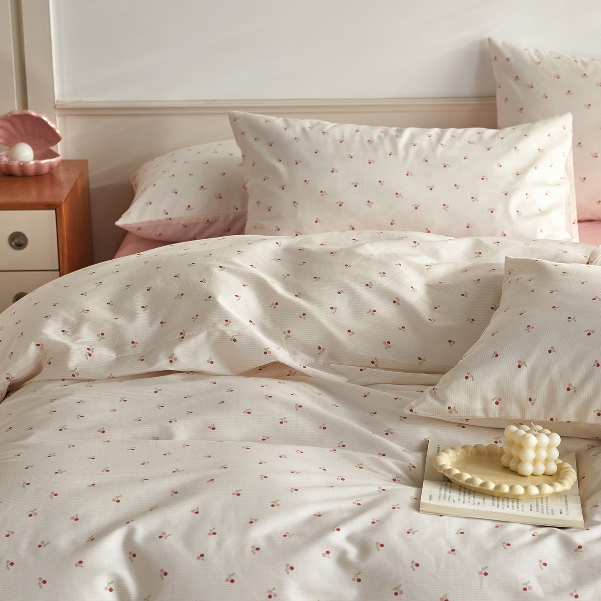 91家纺网 家纺一手货源 找家纺 绫韵家纺 2026新款全棉ins小碎花13372纯棉田园风简约四件套 桃点点