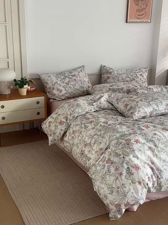 91家纺网 家纺一手货源 找家纺 绫韵家纺 2026新款全棉ins小碎花13372纯棉田园风简约四件套 轻语·米