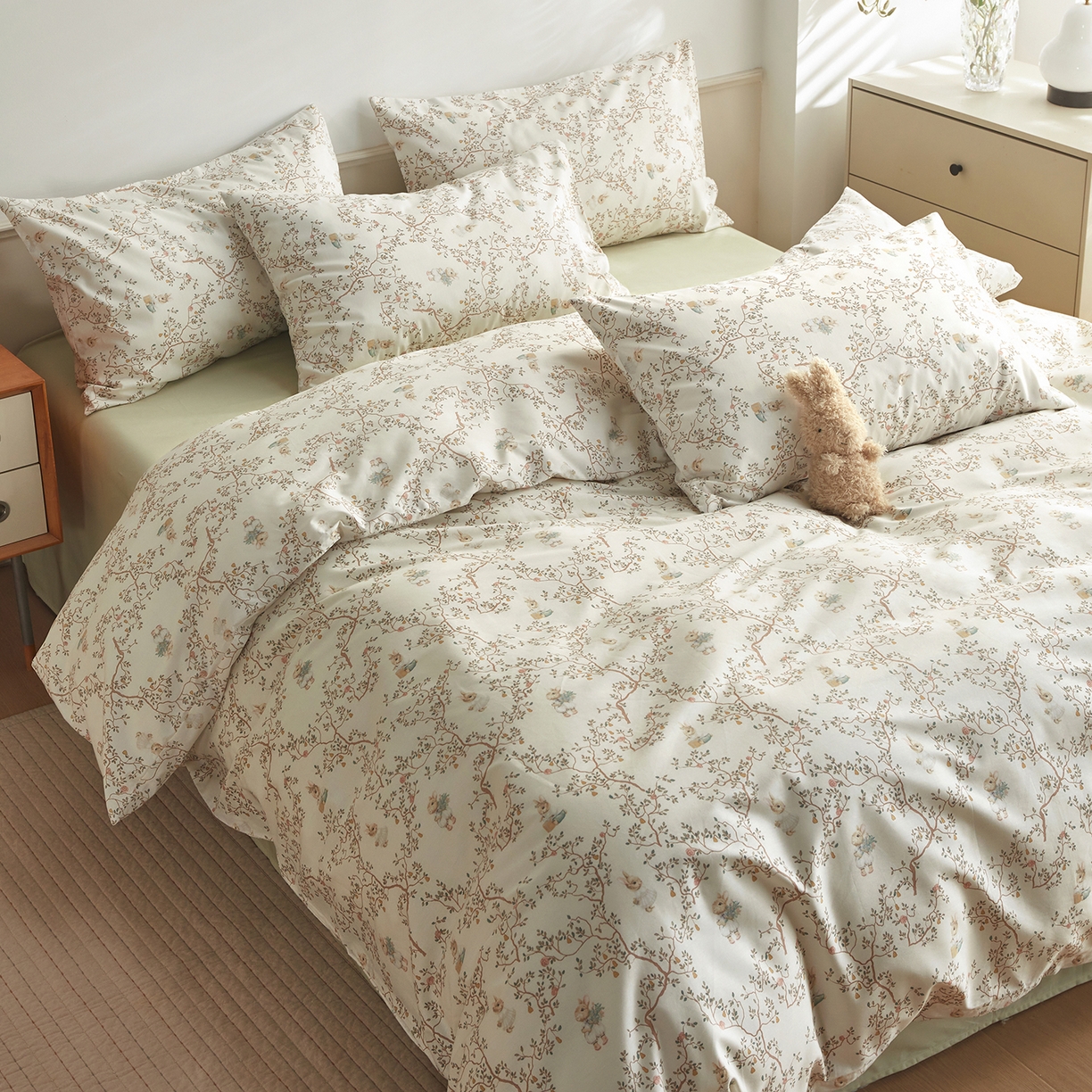 91家纺网 家纺一手货源 找家纺 绫韵家纺 2026新款全棉ins小碎花13372纯棉田园风简约四件套 兔趣花园