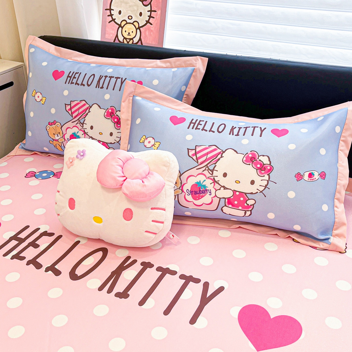 91家纺网 家纺一手货源 找家纺 暮思家居 2026新款正版授权A类大版数码印花三丽鸥1200D冰丝凉席可组合仿锦氨夏被 平铺款-草莓KT