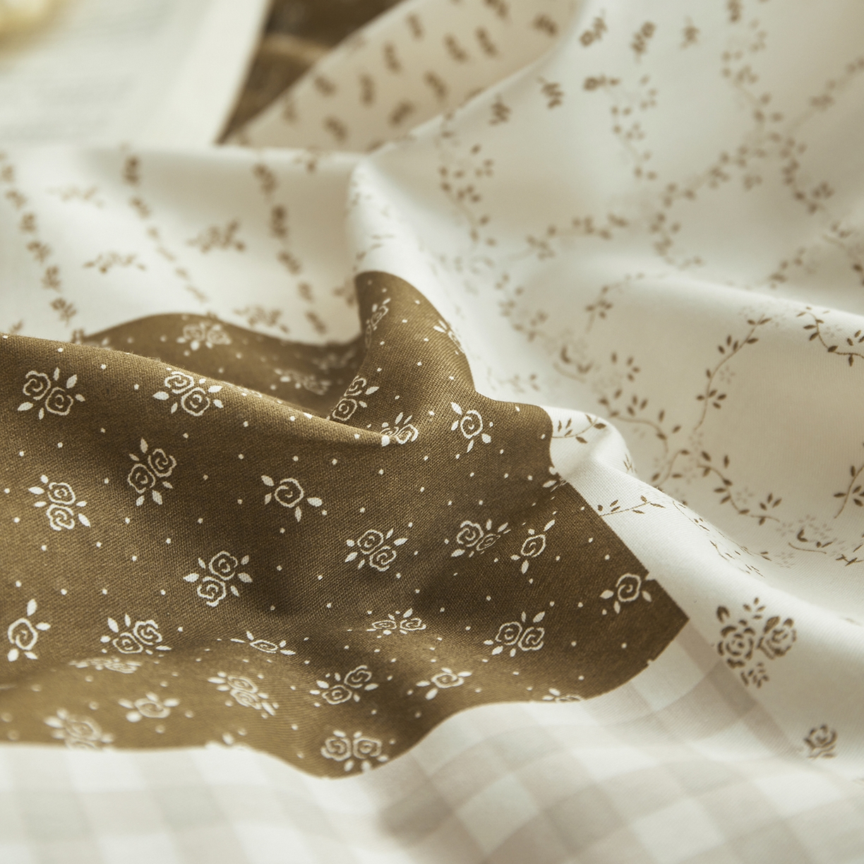 91家纺网 家纺一手货源 找家纺 绫韵家纺 2026新款全棉ins小碎花13372纯棉田园风简约四件套 乡村爱情