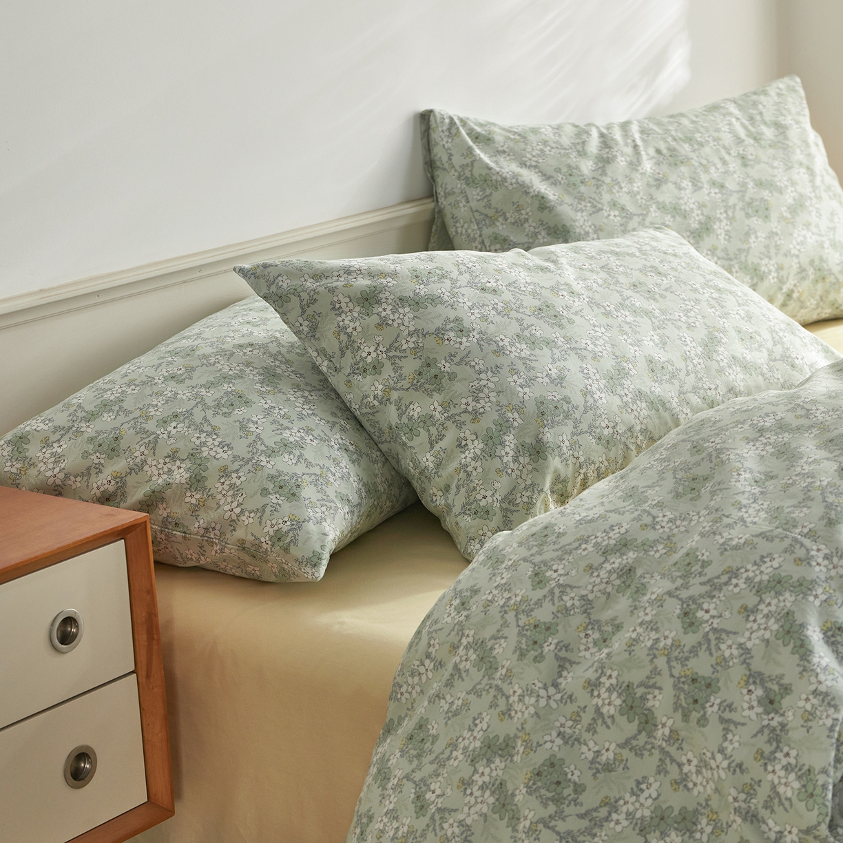 91家纺网 家纺一手货源 找家纺 绫韵家纺 2026新款全棉ins小碎花13372纯棉田园风简约四件套 星星花