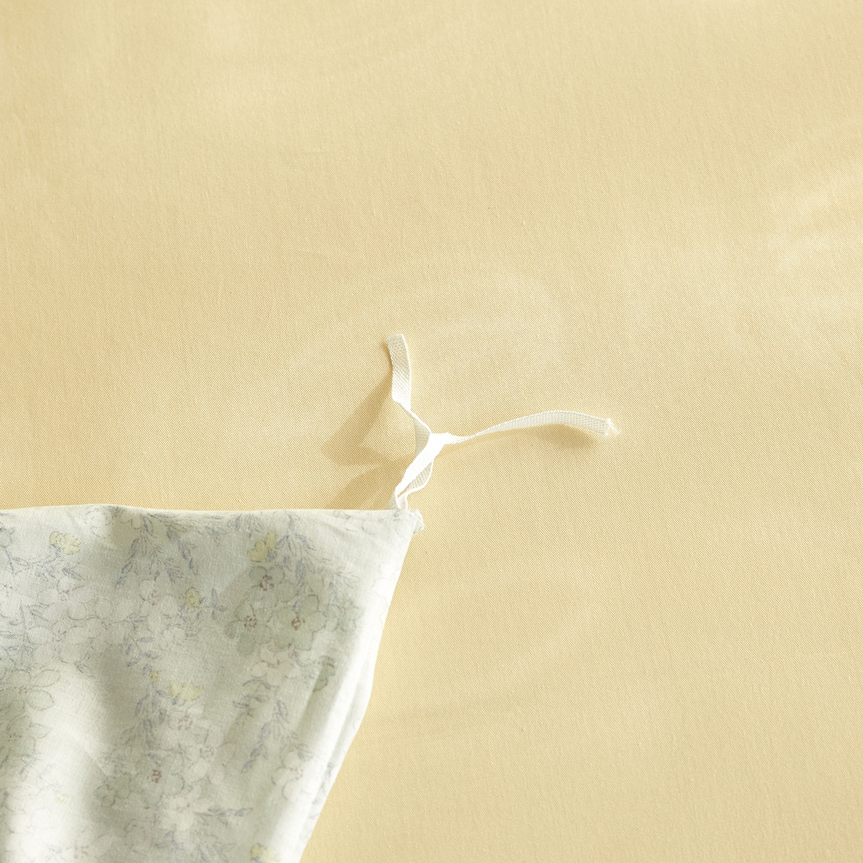 91家纺网 家纺一手货源 找家纺 绫韵家纺 2026新款全棉ins小碎花13372纯棉田园风简约四件套 星星花