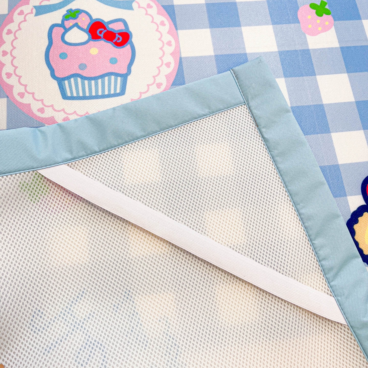 91家纺网 家纺一手货源 找家纺 暮思家居 2026新款正版授权A类大版数码印花三丽鸥1200D冰丝凉席可组合仿锦氨夏被 平铺款-格子KT