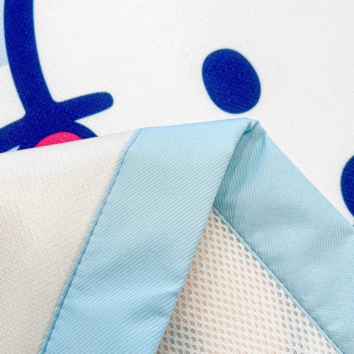 91家纺网 家纺一手货源 找家纺 暮思家居 2026新款正版授权A类大版数码印花三丽鸥1200D冰丝凉席可组合仿锦氨夏被 平铺款-格子KT