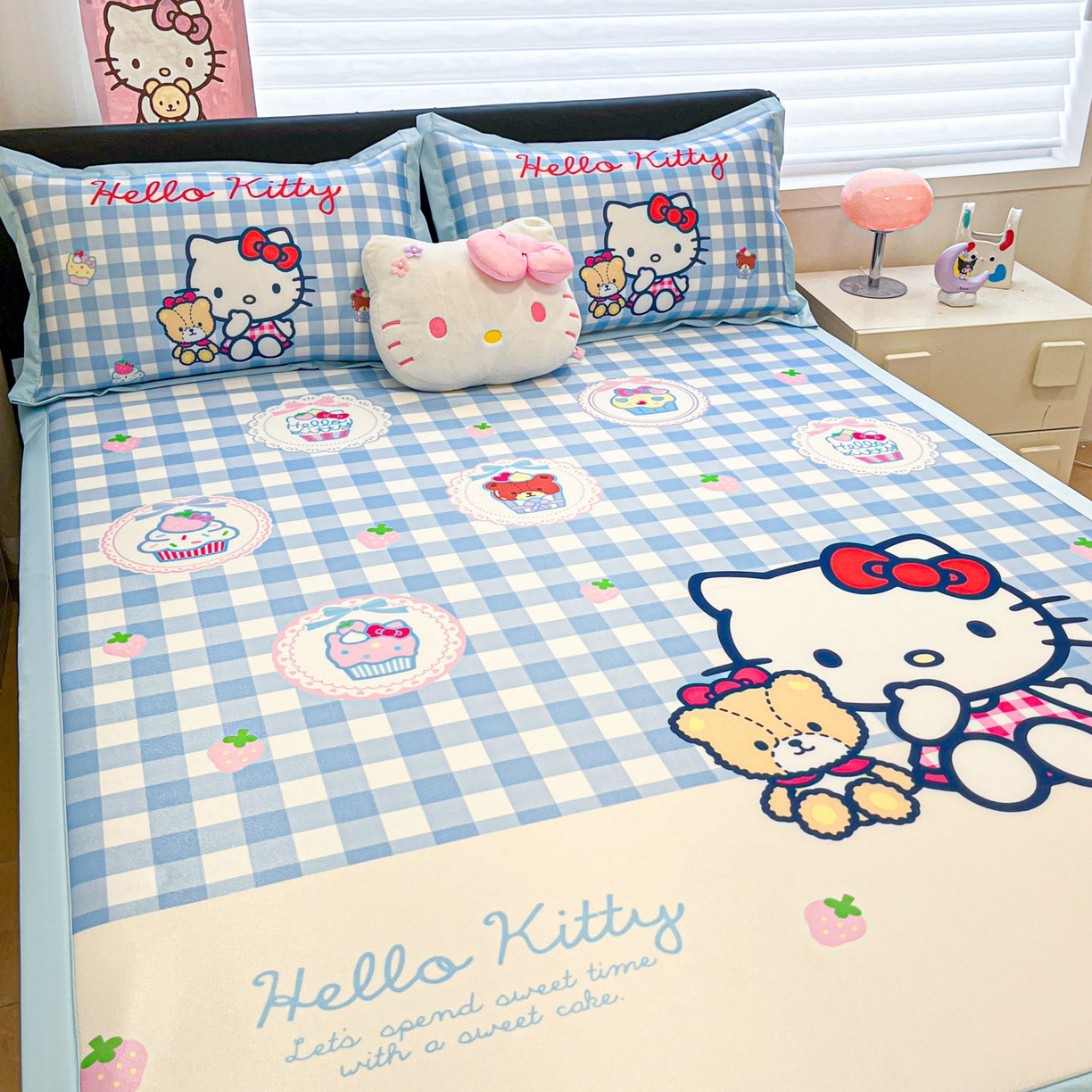 91家纺网 家纺一手货源 找家纺 暮思家居 2026新款正版授权A类大版数码印花三丽鸥1200D冰丝凉席可组合仿锦氨夏被 平铺款-格子KT