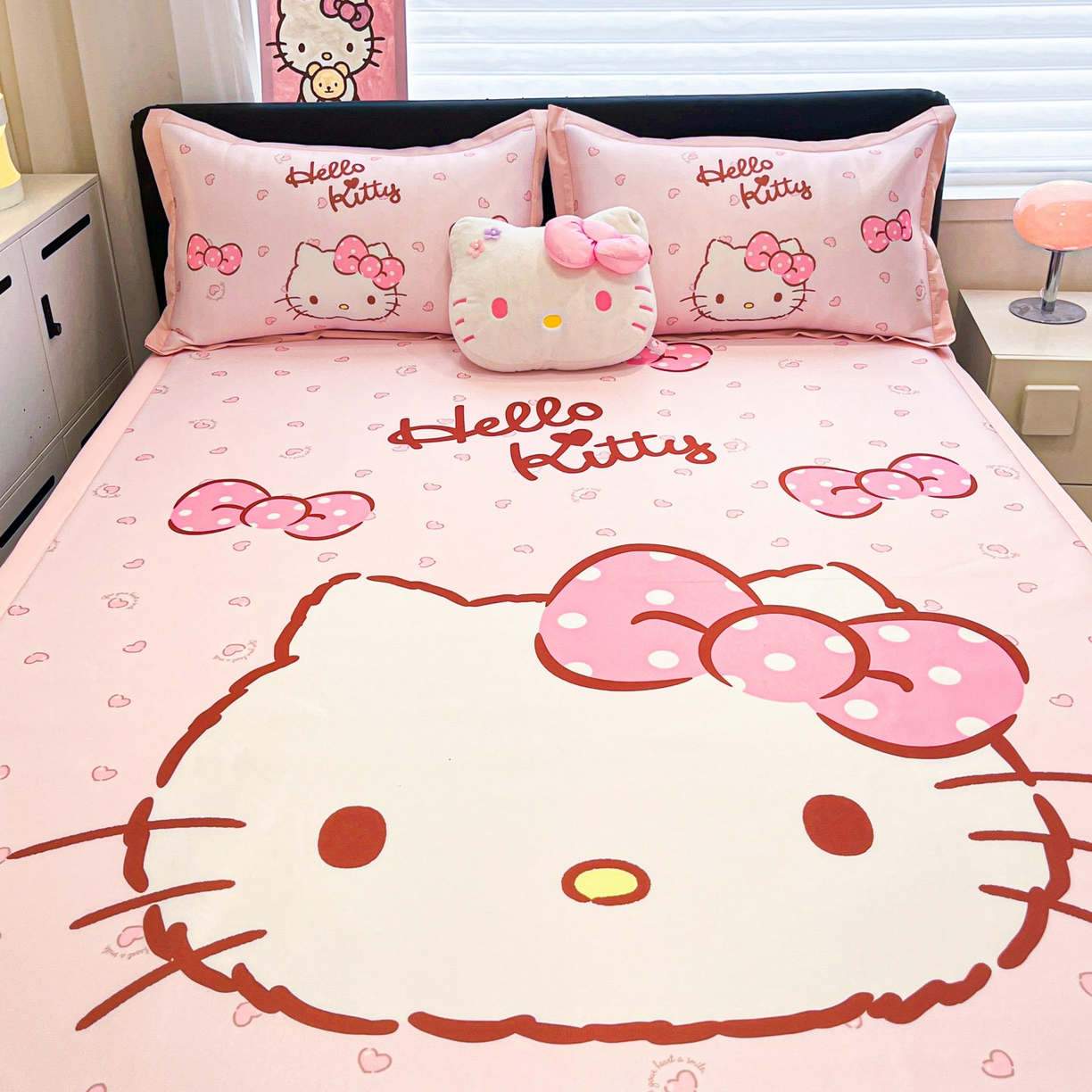 91家纺网 家纺一手货源 找家纺 暮思家居 2026新款正版授权A类大版数码印花三丽鸥1200D冰丝凉席可组合仿锦氨夏被 平铺款-蝴蝶结KT