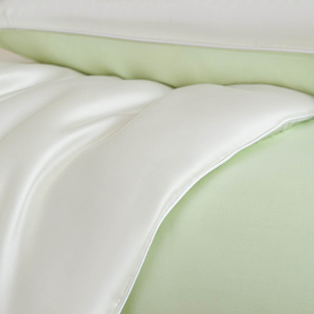 91家纺网 家纺一手货源 找家纺 云棉坊 2026新款水洗冰丝滚边款夏被-双拼系列 双拼-贵族白+水果清香