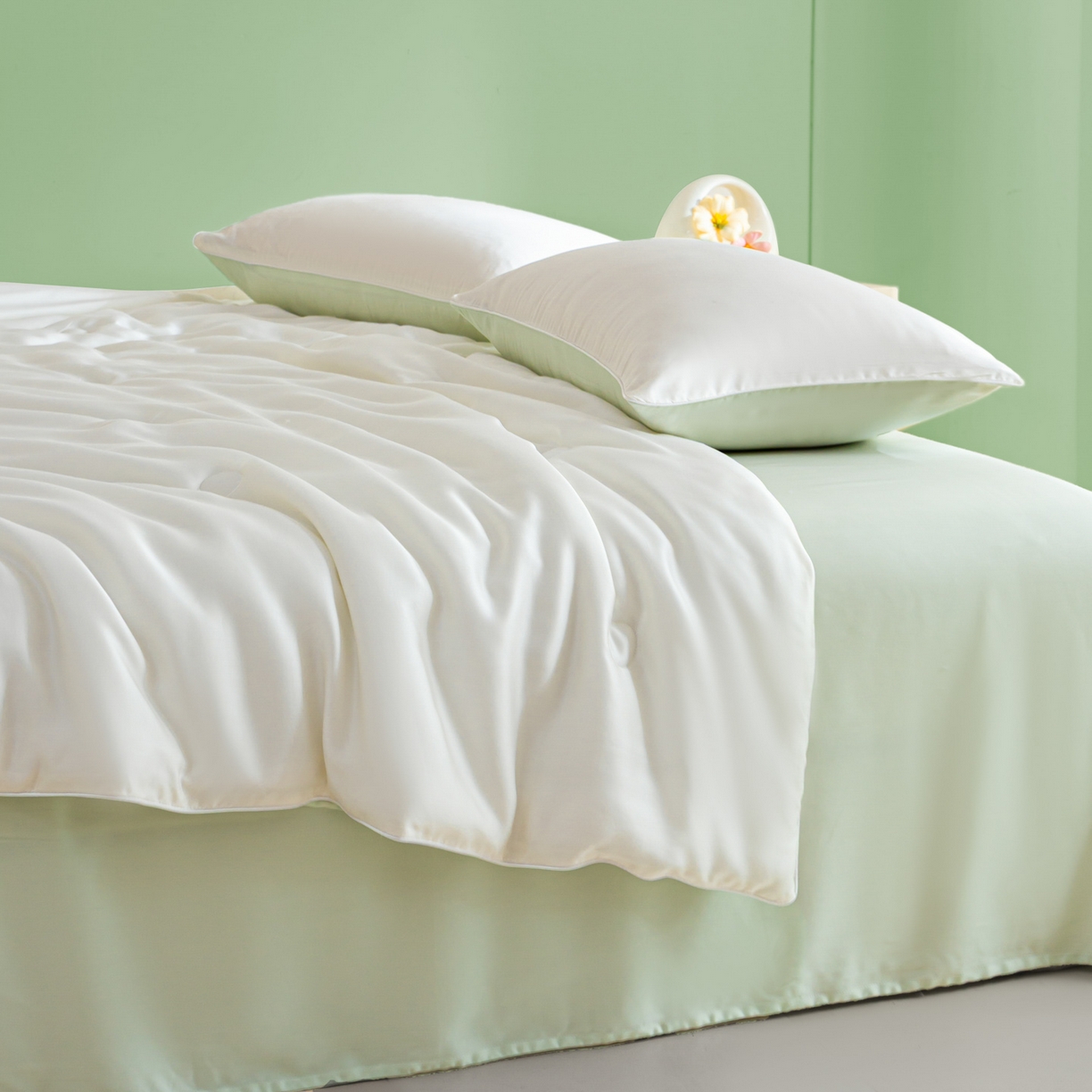 91家纺网 家纺一手货源 找家纺 云棉坊 2026新款水洗冰丝滚边款夏被-双拼系列 双拼-贵族白+水果清香