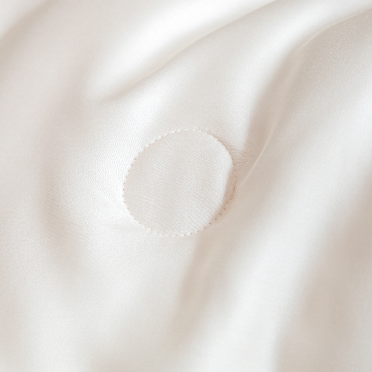 91家纺网 家纺一手货源 找家纺 云棉坊 2026新款水洗冰丝滚边款夏被-双拼系列 双拼-贵族白+半熟蜜桃