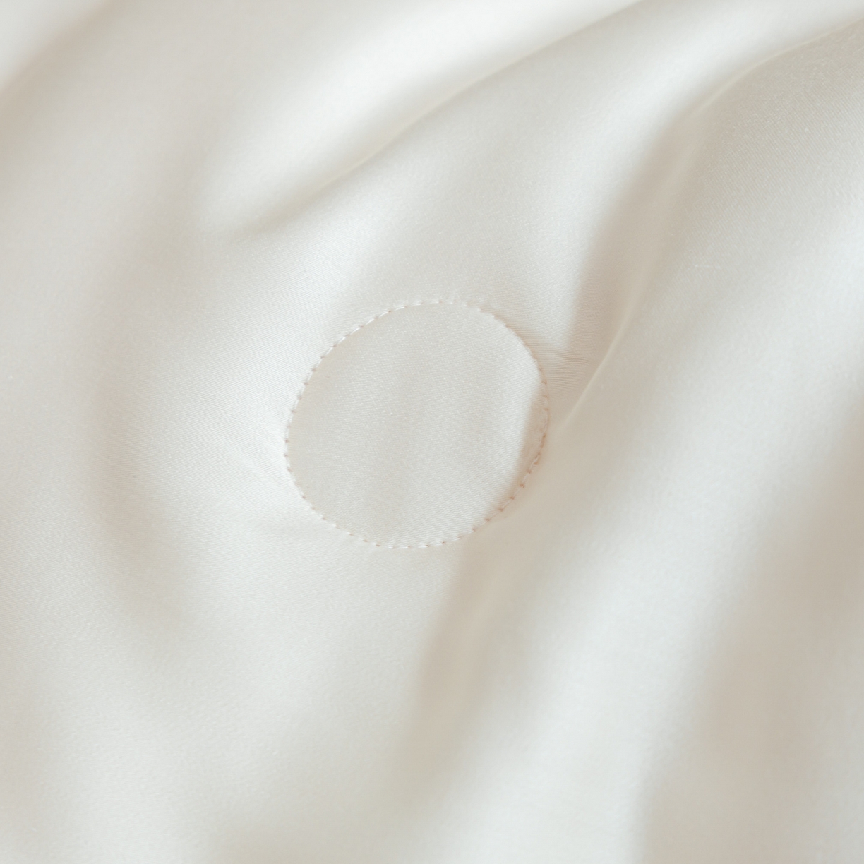 91家纺网 家纺一手货源 找家纺 云棉坊 2026新款水洗冰丝滚边款夏被-双拼系列 双拼-贵族白+水果清香