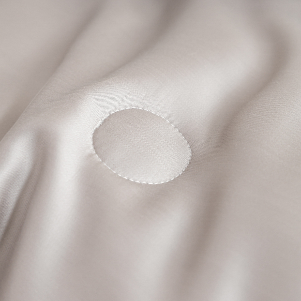 91家纺网 家纺一手货源 找家纺 云棉坊 2026新款水洗冰丝滚边款夏被-双拼系列 双拼-椰子灰+经典灰