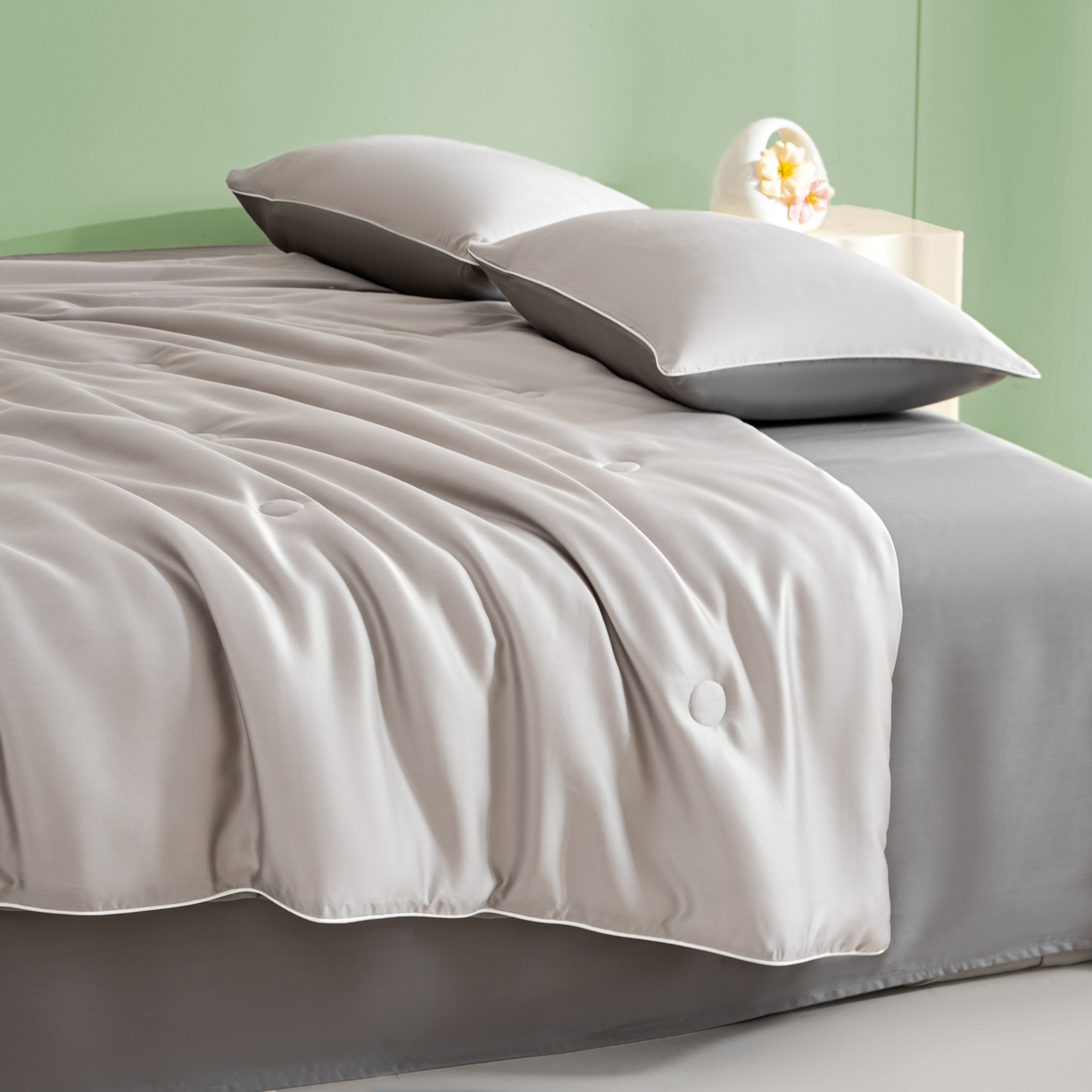 91家纺网 家纺一手货源 找家纺 云棉坊 2026新款水洗冰丝滚边款夏被-双拼系列 双拼-椰子灰+经典灰