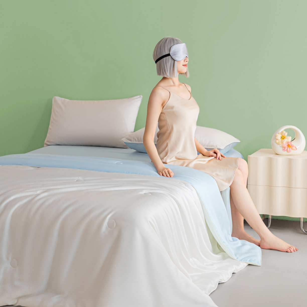 91家纺网 家纺一手货源 找家纺 云棉坊 2026新款水洗冰丝滚边款夏被-双拼系列 双拼-贵族白+天空蓝