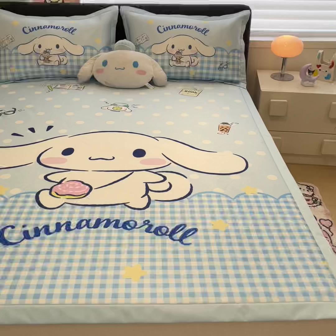 91家纺网 家纺一手货源 找家纺 暮思家居 2026新款正版授权A类大版数码印花三丽鸥1200D冰丝凉席可组合仿锦氨夏被 平铺款-快乐玉桂狗