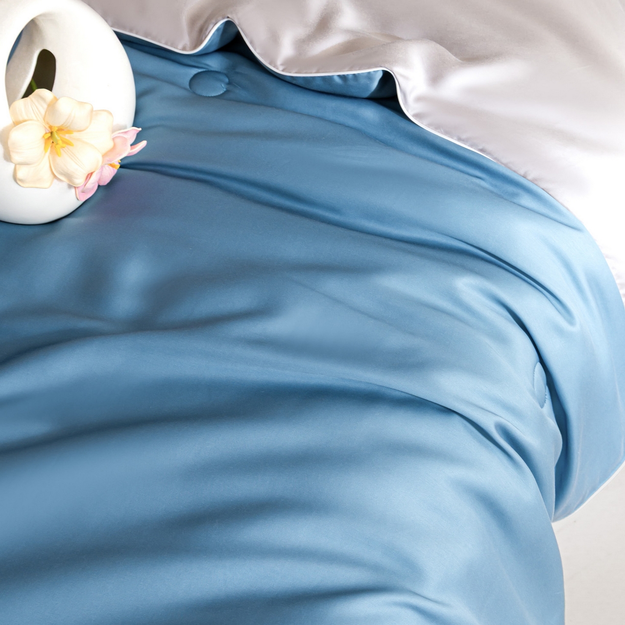 91家纺网 家纺一手货源 找家纺 云棉坊 2026新款水洗冰丝滚边款夏被-双拼系列 双拼-梵高蓝+椰子灰