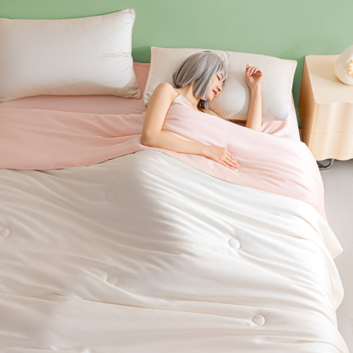 91家纺网 家纺一手货源 找家纺 云棉坊 2026新款水洗冰丝滚边款夏被-双拼系列 双拼-贵族白+半熟蜜桃