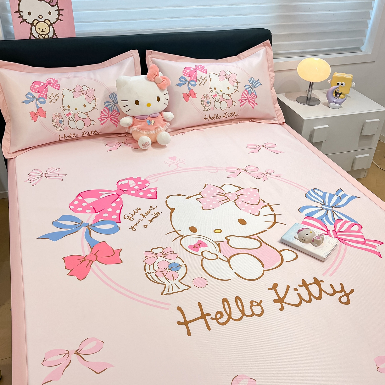 91家纺网 家纺一手货源 找家纺 暮思家居 2026新款正版授权A类大版数码印花三丽鸥1200D冰丝凉席可组合仿锦氨夏被 平铺款-美美KT