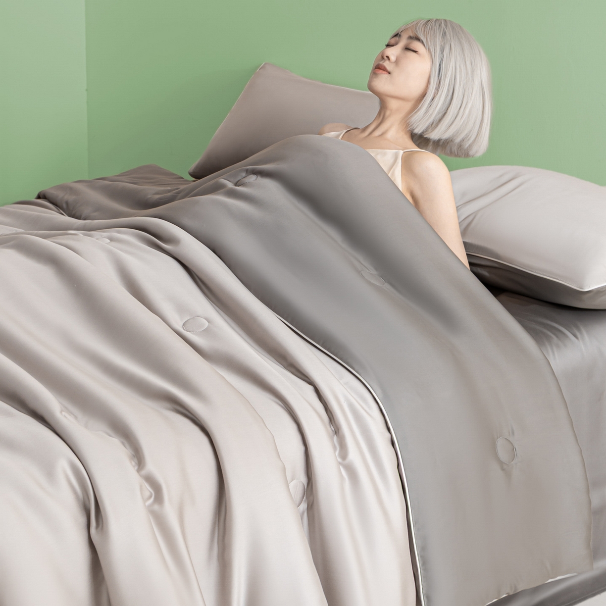 91家纺网 家纺一手货源 找家纺 云棉坊 2026新款水洗冰丝滚边款夏被-双拼系列 双拼-椰子灰+经典灰