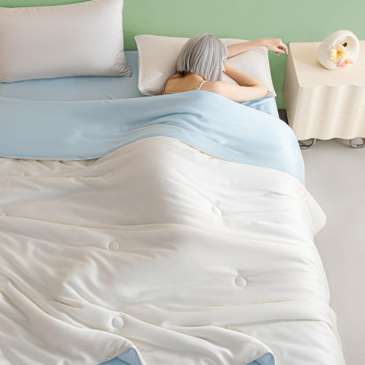 91家纺网 家纺一手货源 找家纺 云棉坊 2026新款水洗冰丝滚边款夏被-双拼系列 双拼-贵族白+天空蓝