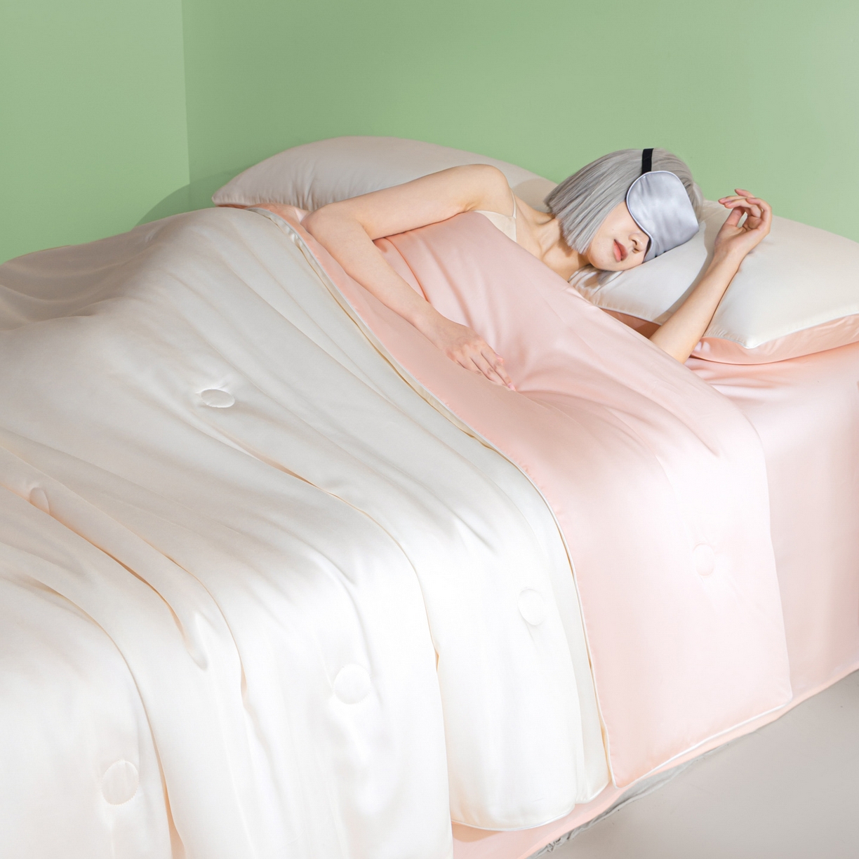 91家纺网 家纺一手货源 找家纺 云棉坊 2026新款水洗冰丝滚边款夏被-双拼系列 双拼-贵族白+半熟蜜桃