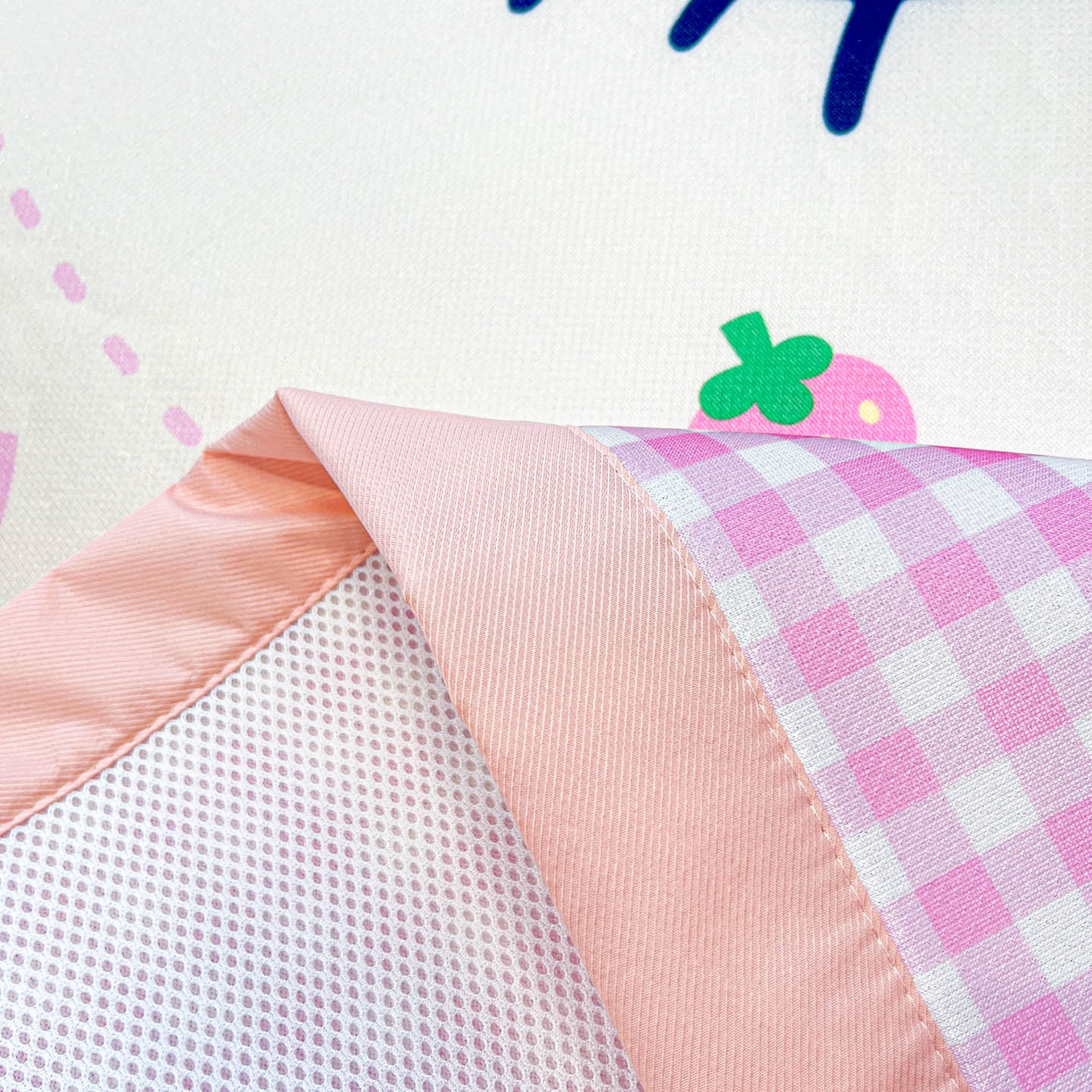 91家纺网 家纺一手货源 找家纺 暮思家居 2026新款正版授权A类大版数码印花三丽鸥1200D冰丝凉席可组合仿锦氨夏被 平铺款-奶油KT