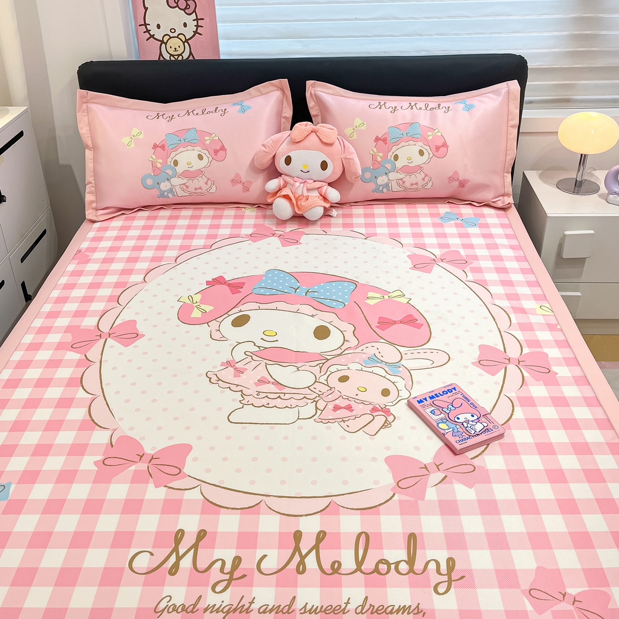 91家纺网 家纺一手货源 找家纺 暮思家居 2026新款正版授权A类大版数码印花三丽鸥1200D冰丝凉席可组合仿锦氨夏被 平铺款-相框美乐蒂