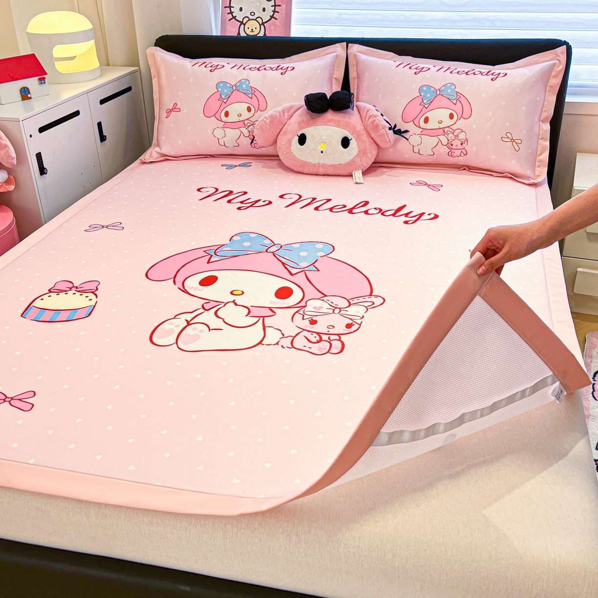 91家纺网 家纺一手货源 找家纺 暮思家居 2026新款正版授权A类大版数码印花三丽鸥1200D冰丝凉席可组合仿锦氨夏被 平铺款-小兔美乐蒂