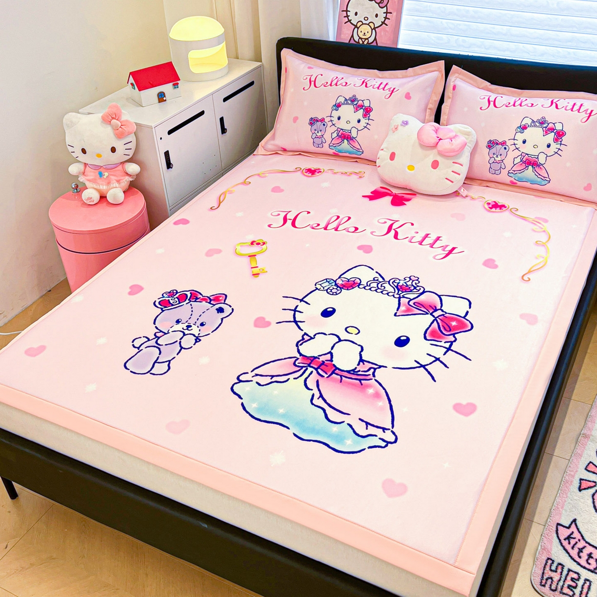 91家纺网 家纺一手货源 找家纺 暮思家居 2026新款正版授权A类大版数码印花三丽鸥1200D冰丝凉席可组合仿锦氨夏被 平铺款-幸福KT