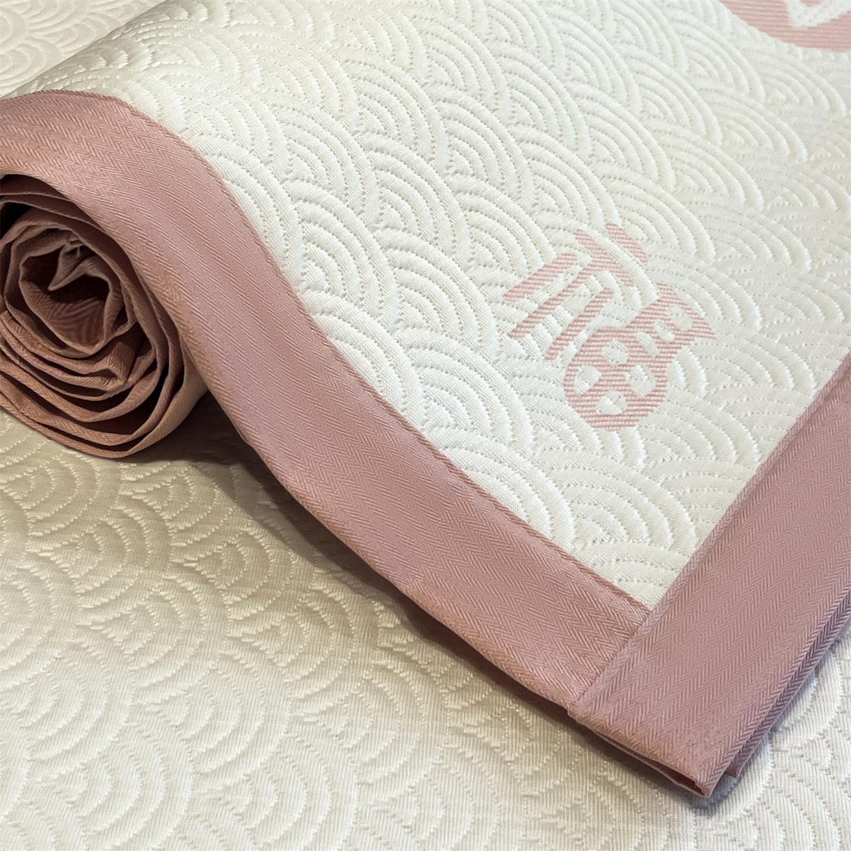 91家纺网 家纺一手货源 找家纺 天之澜家纺 2026新款PE凉豆豆凉席小红书热卖款A类冰豆豆凉席三件套可水洗豆豆凉席-床席款 福多多