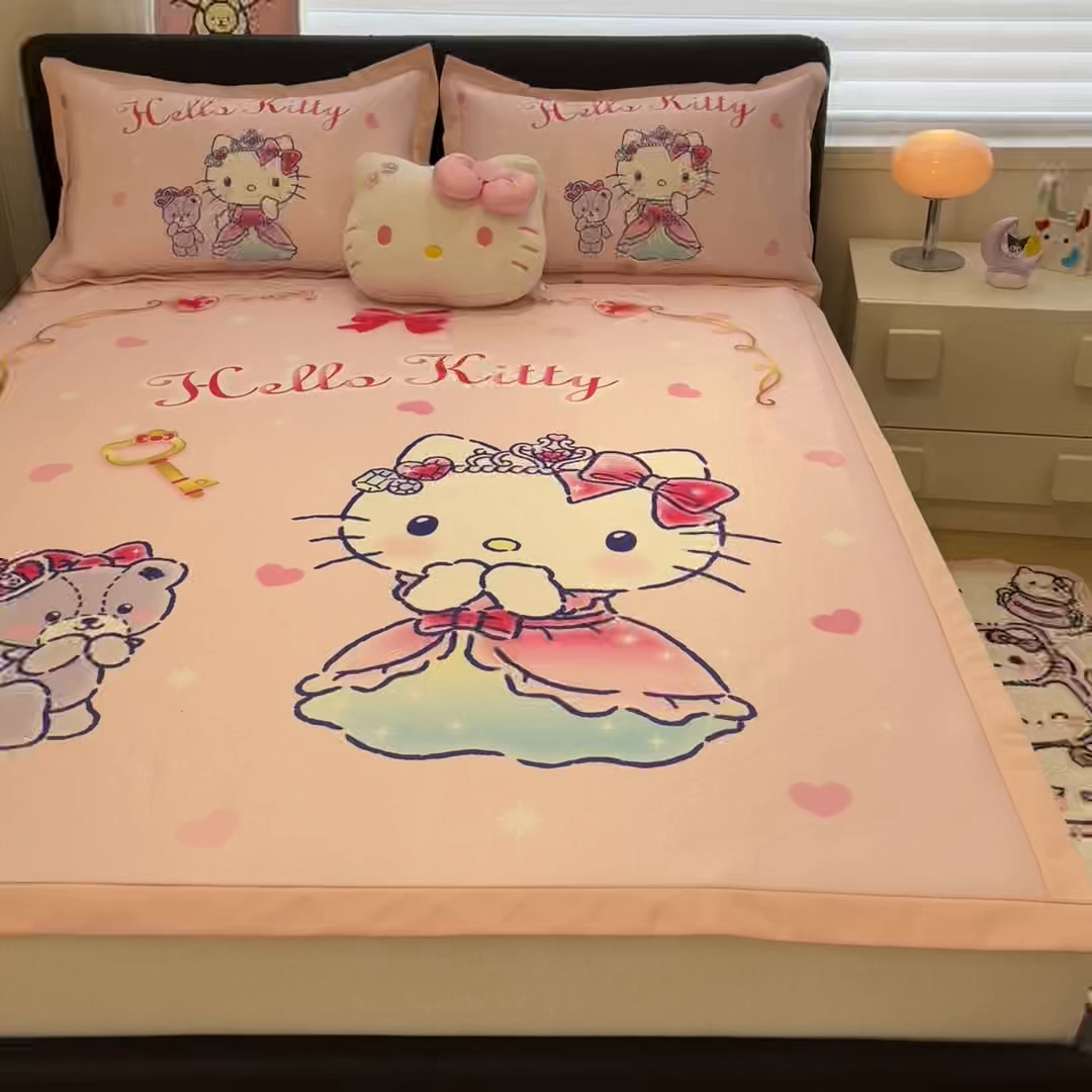 91家纺网 家纺一手货源 找家纺 暮思家居 2026新款正版授权A类大版数码印花三丽鸥1200D冰丝凉席可组合仿锦氨夏被 平铺款-幸福KT