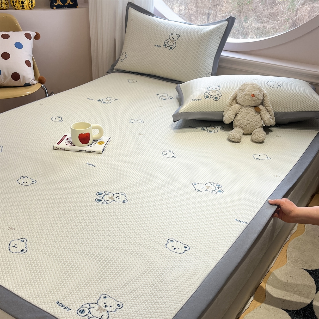 91家纺网 家纺一手货源 找家纺 天之澜家纺 2026新款PE凉豆豆凉席小红书热卖款A类冰豆豆凉席三件套可水洗豆豆凉席-床席款 熊宝宝