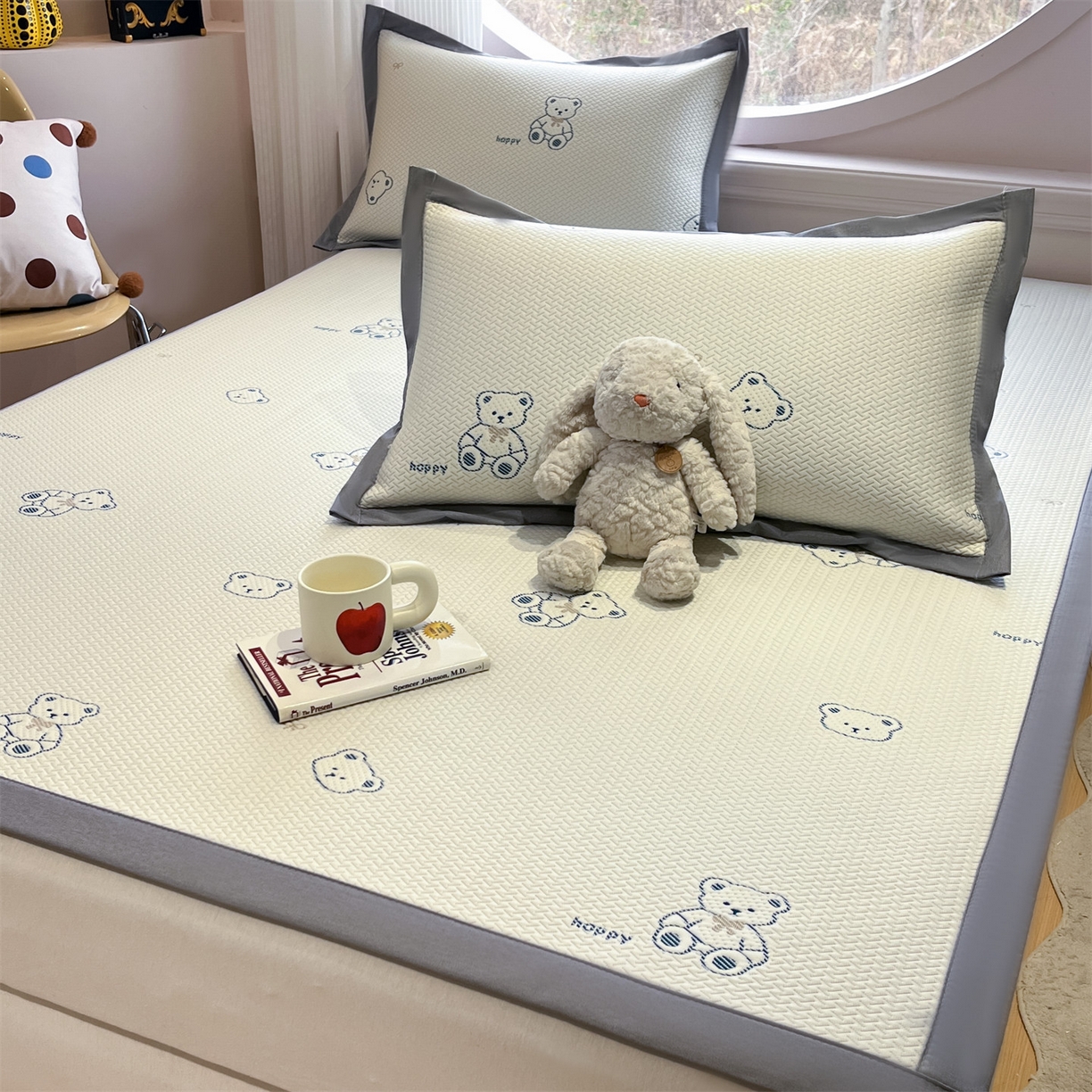 91家纺网 家纺一手货源 找家纺 天之澜家纺 2026新款PE凉豆豆凉席小红书热卖款A类冰豆豆凉席三件套可水洗豆豆凉席-床席款 熊宝宝