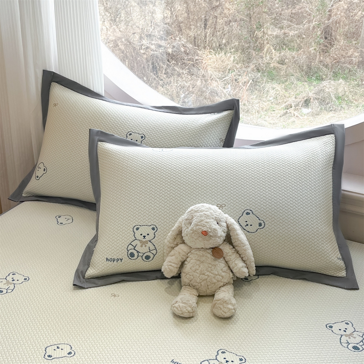 91家纺网 家纺一手货源 找家纺 天之澜家纺 2026新款PE凉豆豆凉席小红书热卖款A类冰豆豆凉席三件套可水洗豆豆凉席-床席款 熊宝宝