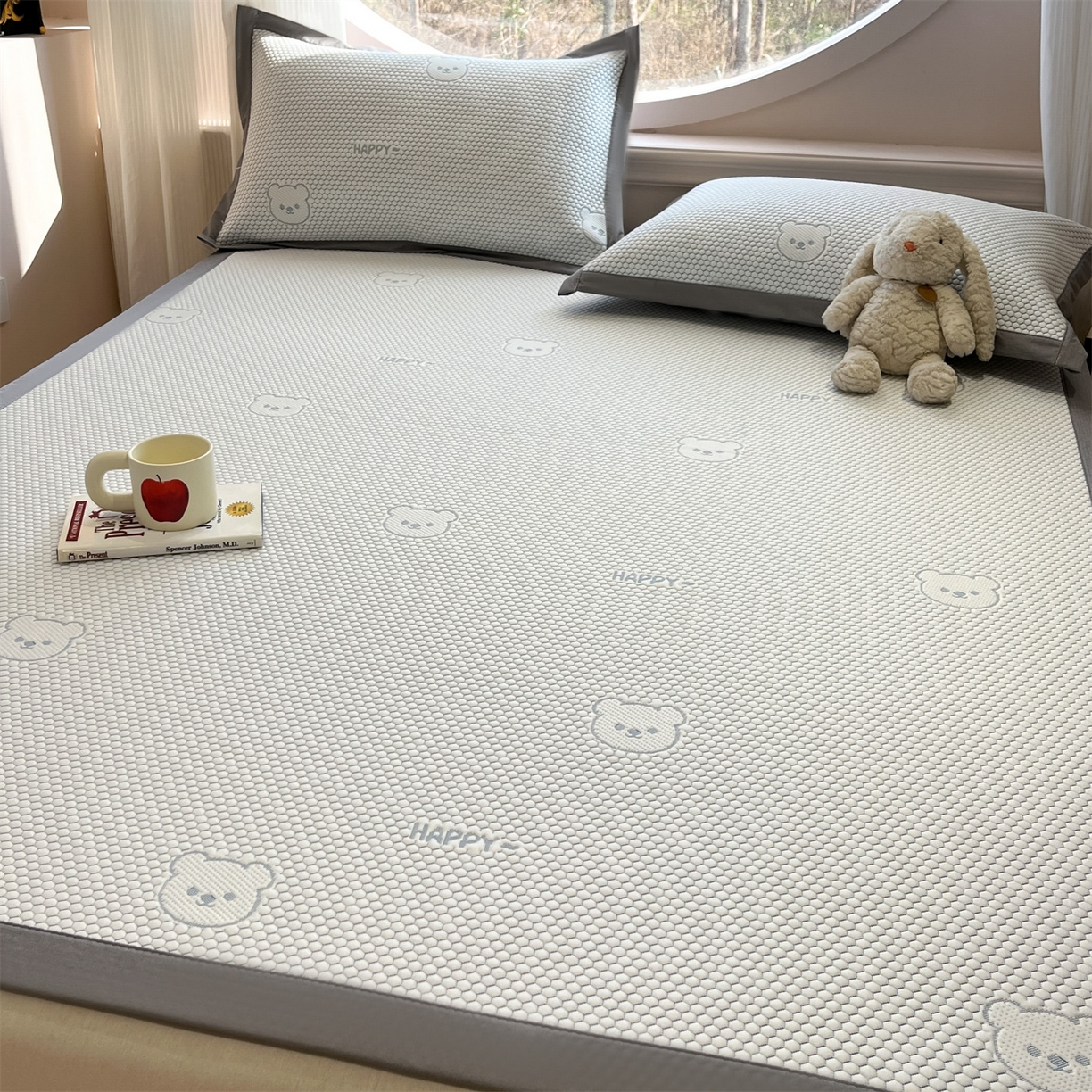 91家纺网 家纺一手货源 找家纺 天之澜家纺 2026新款PE凉豆豆凉席小红书热卖款A类冰豆豆凉席三件套可水洗豆豆凉席-床席款 快乐小熊