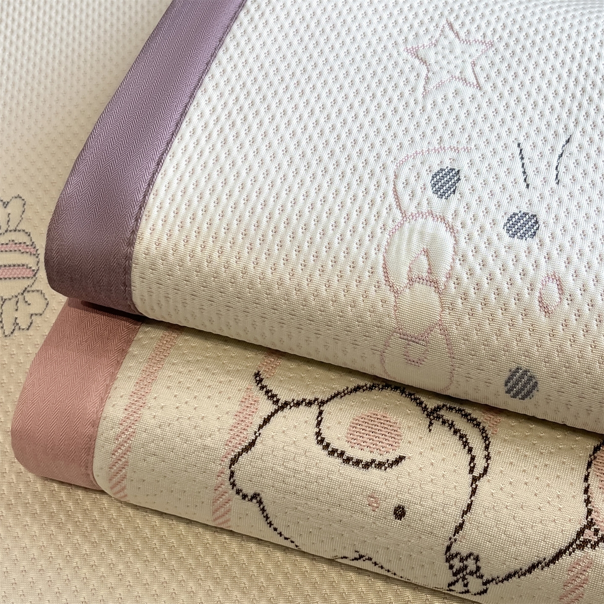 91家纺网 家纺一手货源 找家纺 天之澜家纺 2026新款PE凉豆豆凉席小红书热卖款A类冰豆豆凉席三件套可水洗豆豆凉席-床席款 小喵喵