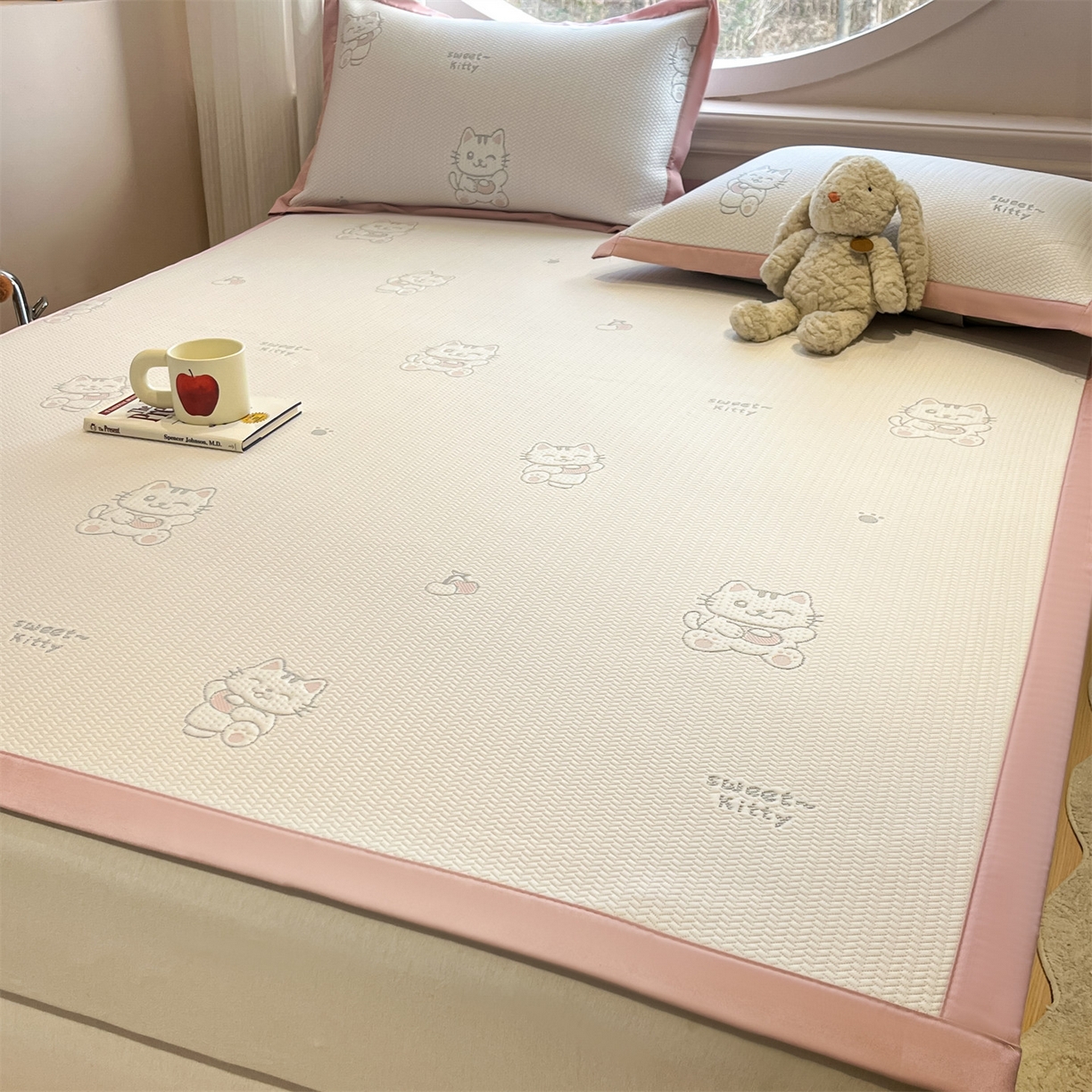 91家纺网 家纺一手货源 找家纺 天之澜家纺 2026新款PE凉豆豆凉席小红书热卖款A类冰豆豆凉席三件套可水洗豆豆凉席-床席款 招财猫