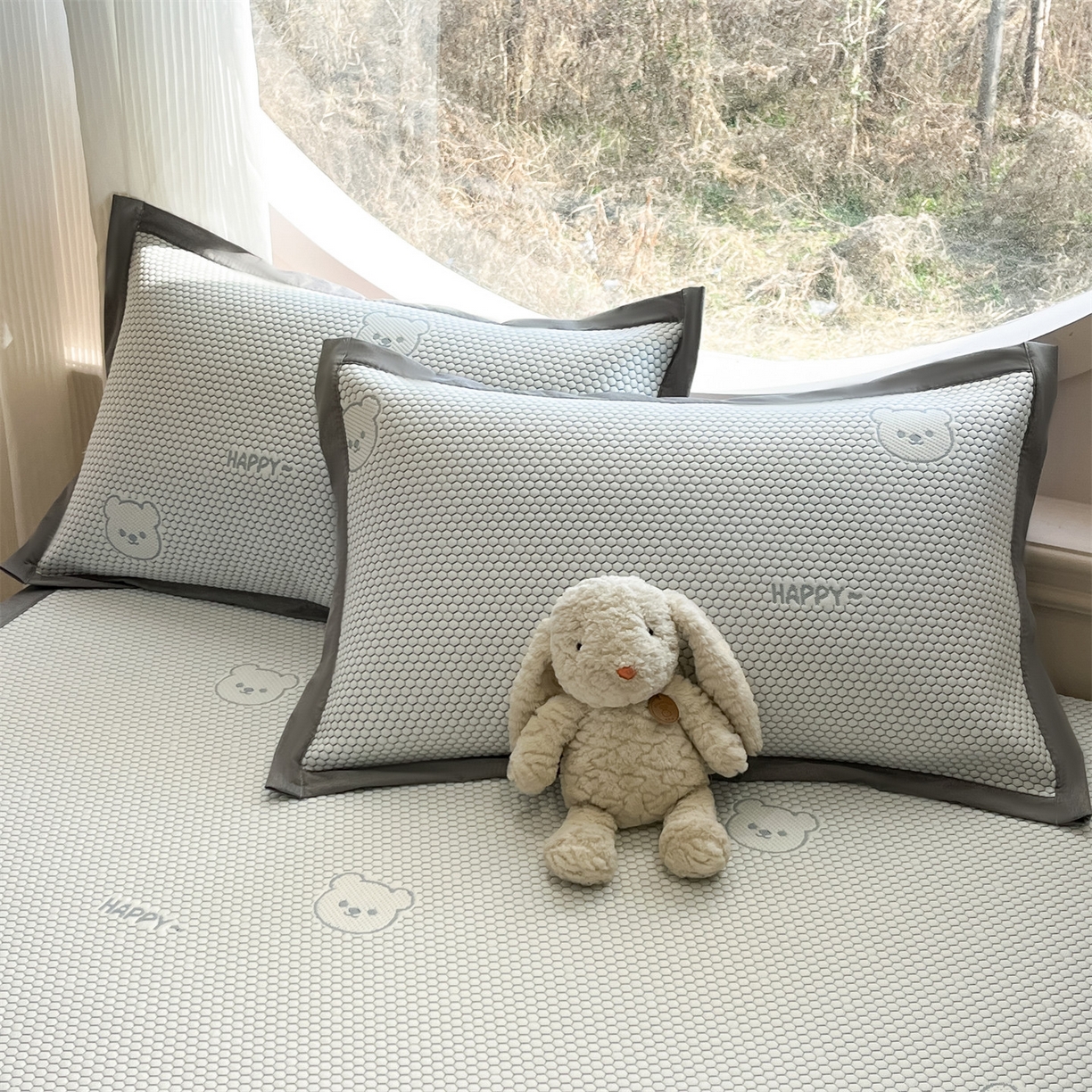 91家纺网 家纺一手货源 找家纺 天之澜家纺 2026新款PE凉豆豆凉席小红书热卖款A类冰豆豆凉席三件套可水洗豆豆凉席-床席款 快乐小熊