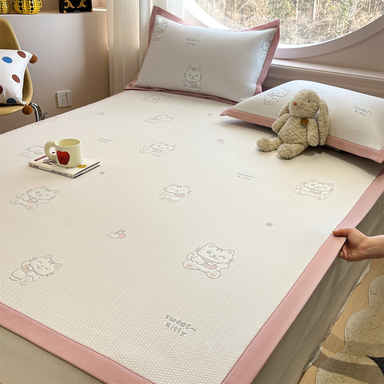 91家纺网 家纺一手货源 找家纺 天之澜家纺 2026新款PE凉豆豆凉席小红书热卖款A类冰豆豆凉席三件套可水洗豆豆凉席-床席款 招财猫