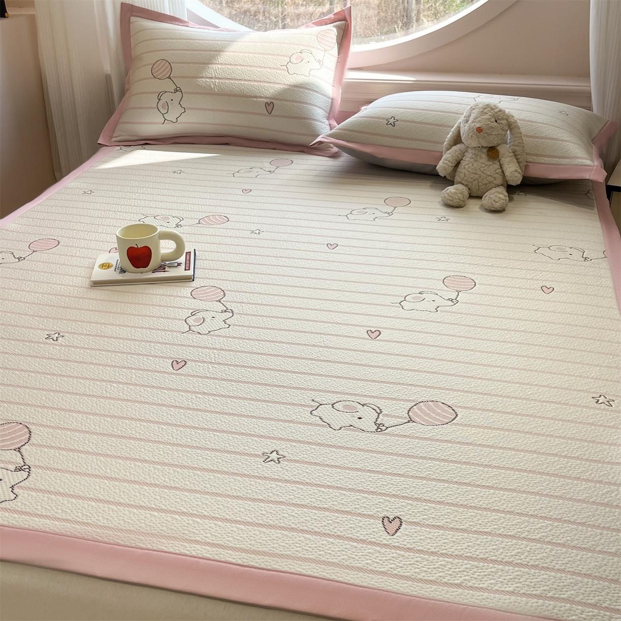 91家纺网 家纺一手货源 找家纺 天之澜家纺 2026新款PE凉豆豆凉席小红书热卖款A类冰豆豆凉席三件套可水洗豆豆凉席-床席款 象小萌