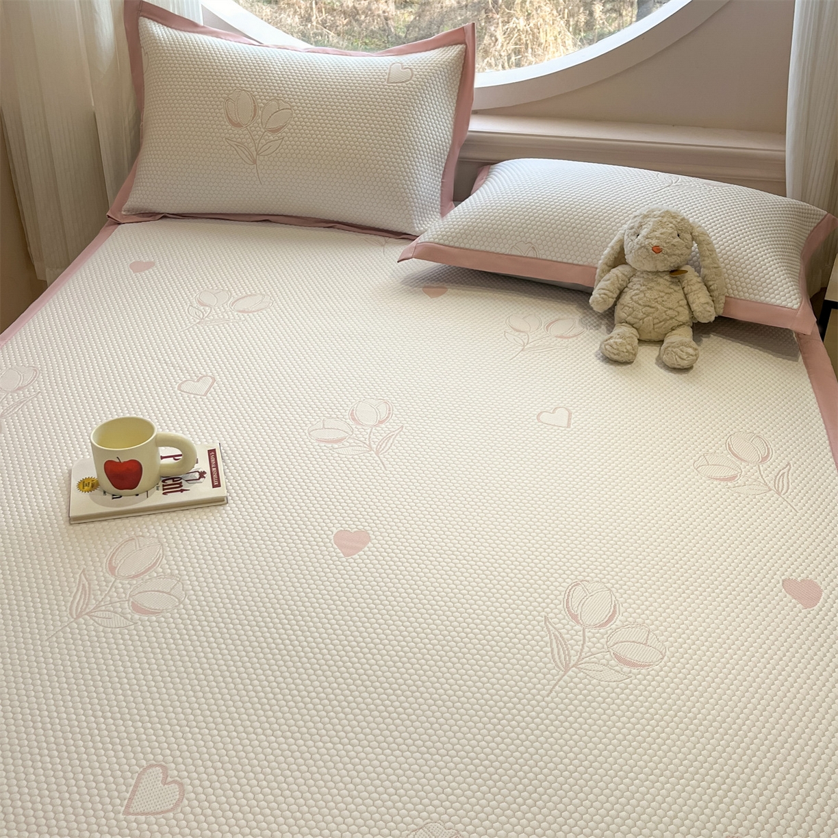 91家纺网 家纺一手货源 找家纺 天之澜家纺 2026新款PE凉豆豆凉席小红书热卖款A类冰豆豆凉席三件套可水洗豆豆凉席-床席款 郁金香之恋