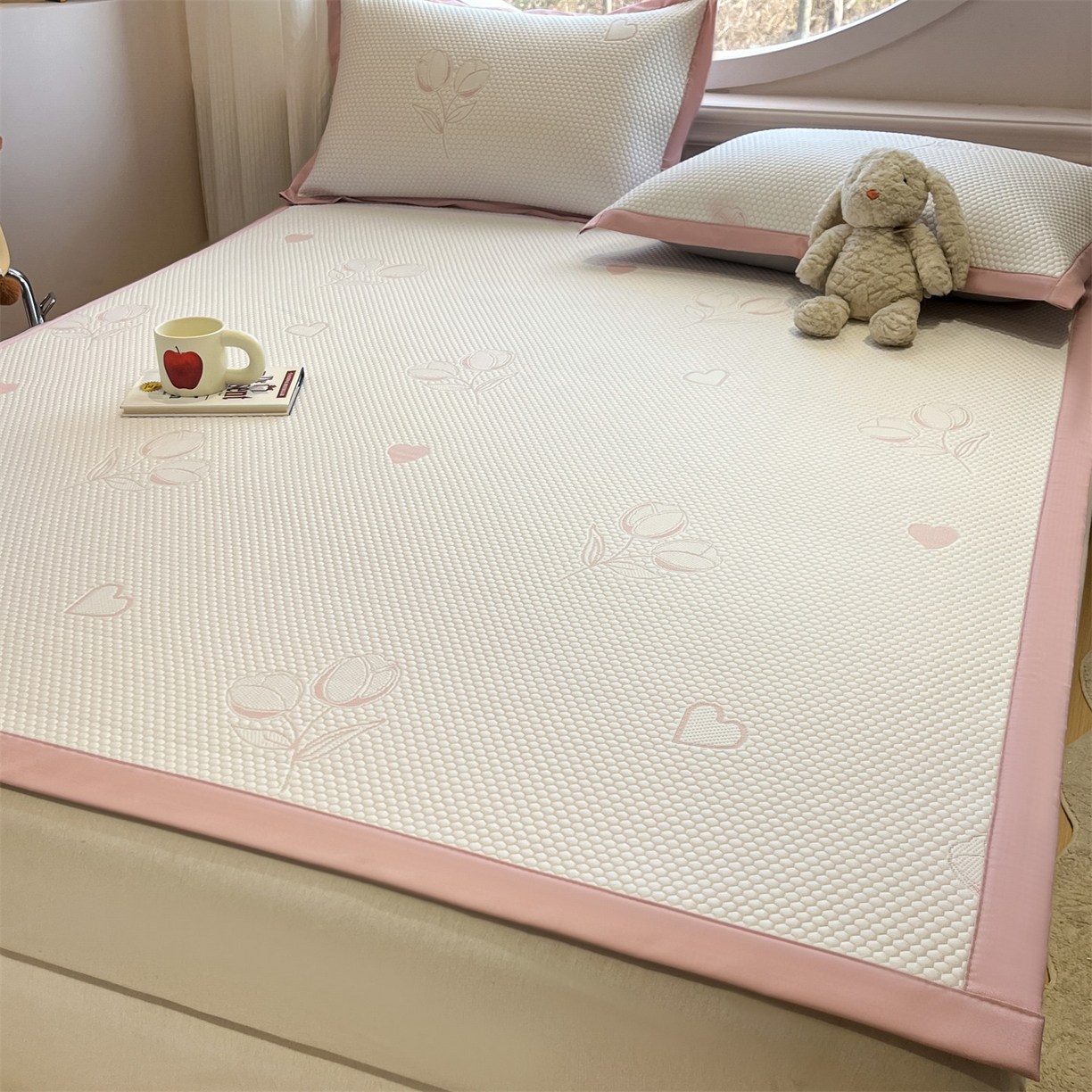 91家纺网 家纺一手货源 找家纺 天之澜家纺 2026新款PE凉豆豆凉席小红书热卖款A类冰豆豆凉席三件套可水洗豆豆凉席-床席款 郁金香之恋