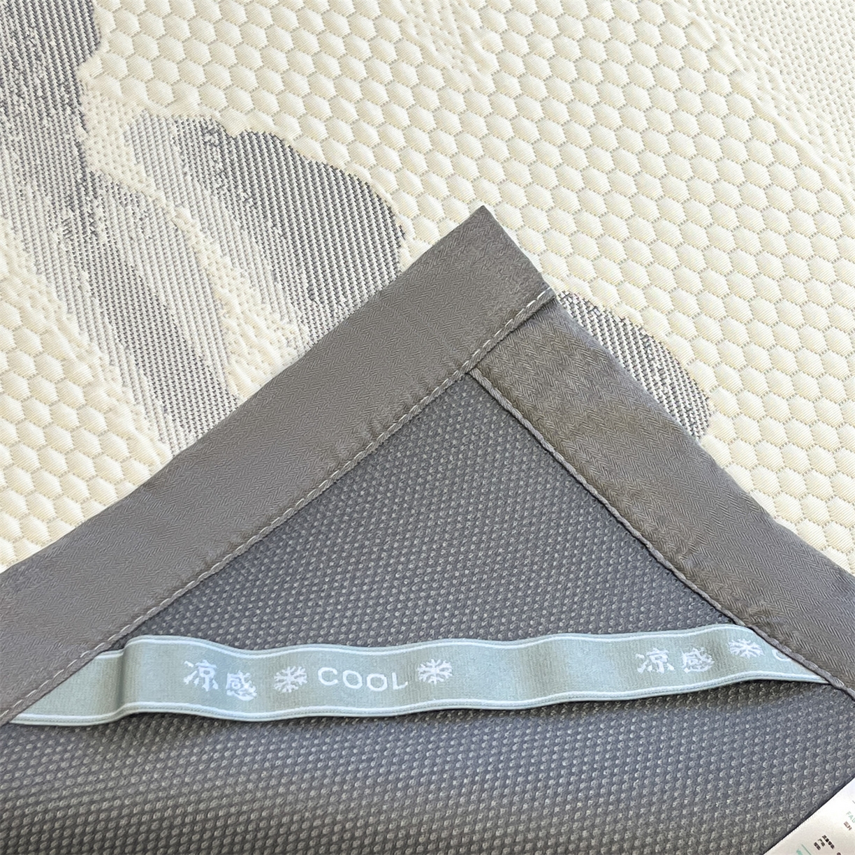 91家纺网 家纺一手货源 找家纺 天之澜家纺 2026新款PE凉豆豆凉席小红书热卖款A类冰豆豆凉席三件套可水洗豆豆凉席-床席款 平步青云