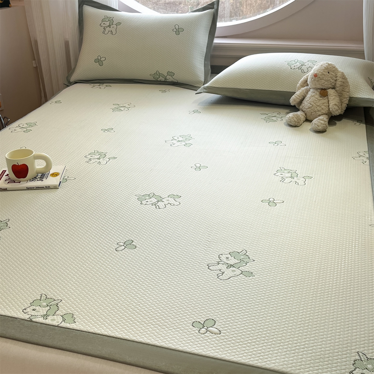 91家纺网 家纺一手货源 找家纺 天之澜家纺 2026新款PE凉豆豆凉席小红书热卖款A类冰豆豆凉席三件套可水洗豆豆凉席-床席款 幸运小马