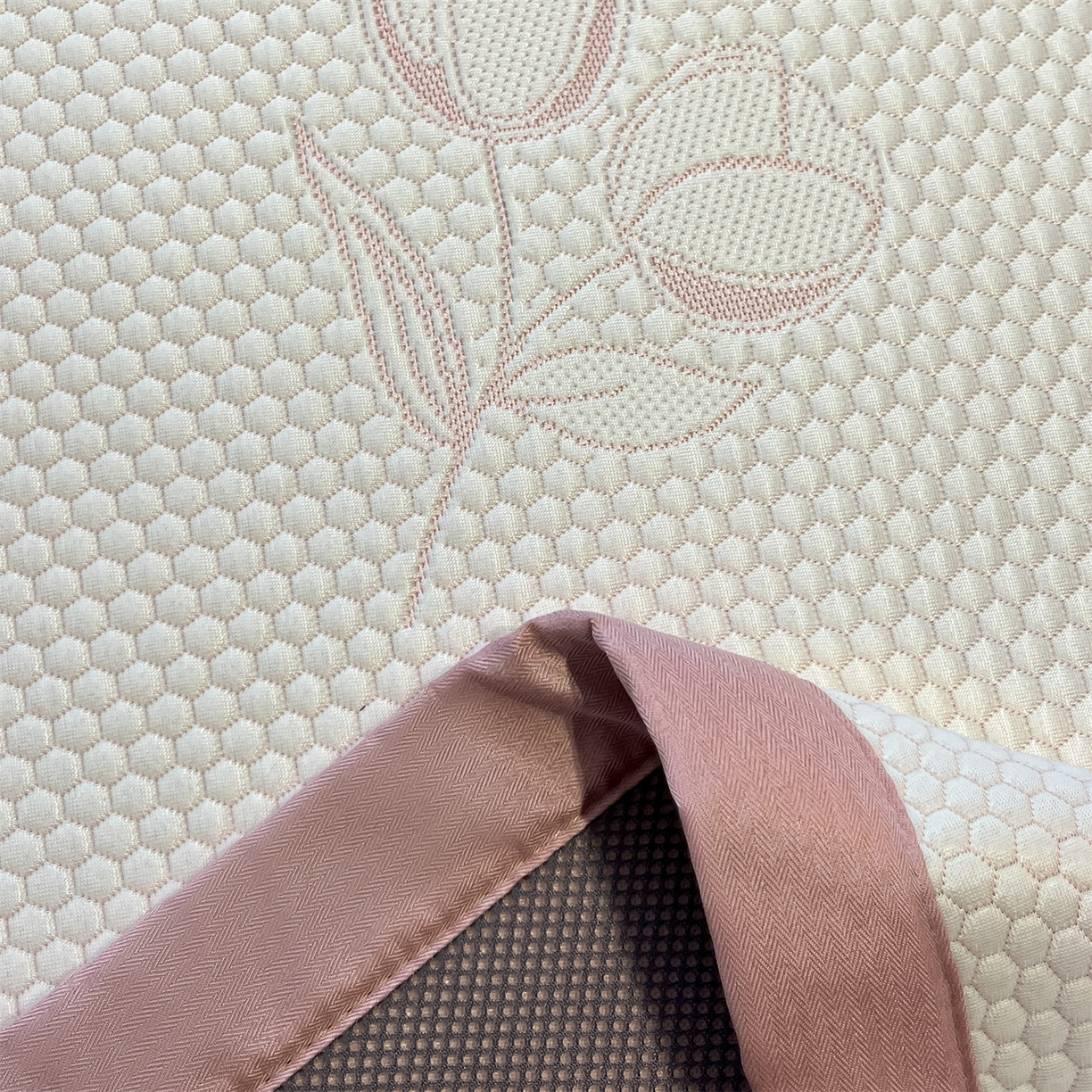 91家纺网 家纺一手货源 找家纺 天之澜家纺 2026新款PE凉豆豆凉席小红书热卖款A类冰豆豆凉席三件套可水洗豆豆凉席-床席款 郁金香之恋