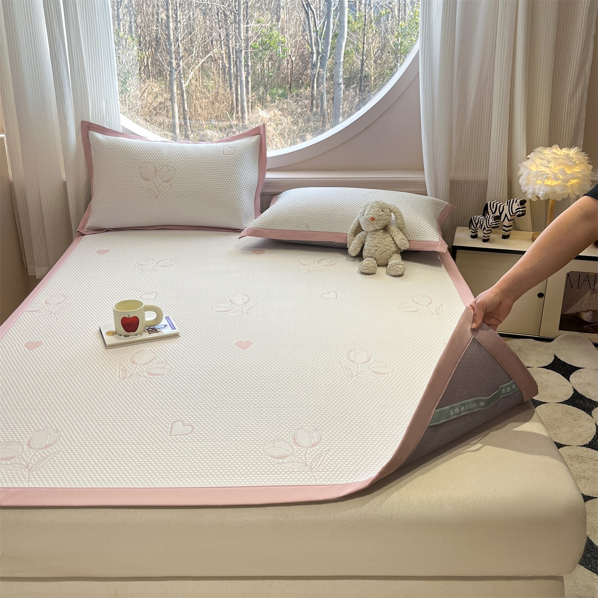 91家纺网 家纺一手货源 找家纺 天之澜家纺 2026新款PE凉豆豆凉席小红书热卖款A类冰豆豆凉席三件套可水洗豆豆凉席-床席款 郁金香之恋