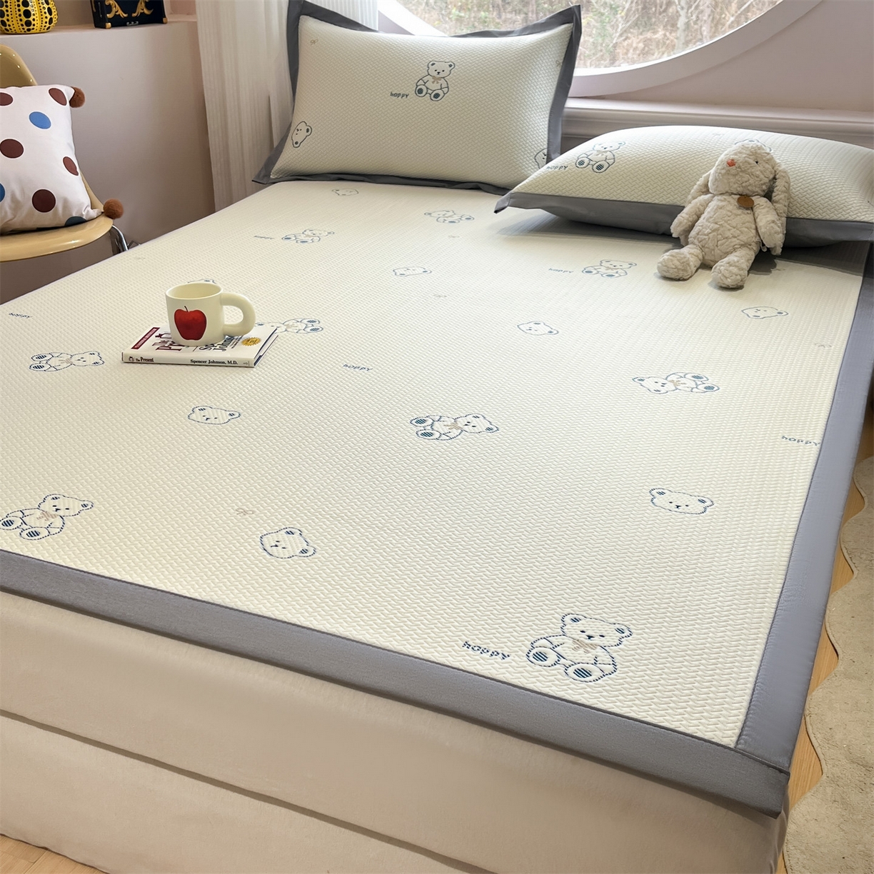 91家纺网 家纺一手货源 找家纺 天之澜家纺 2026新款PE凉豆豆凉席小红书热卖款A类冰豆豆凉席三件套可水洗豆豆凉席-床席款 熊宝宝