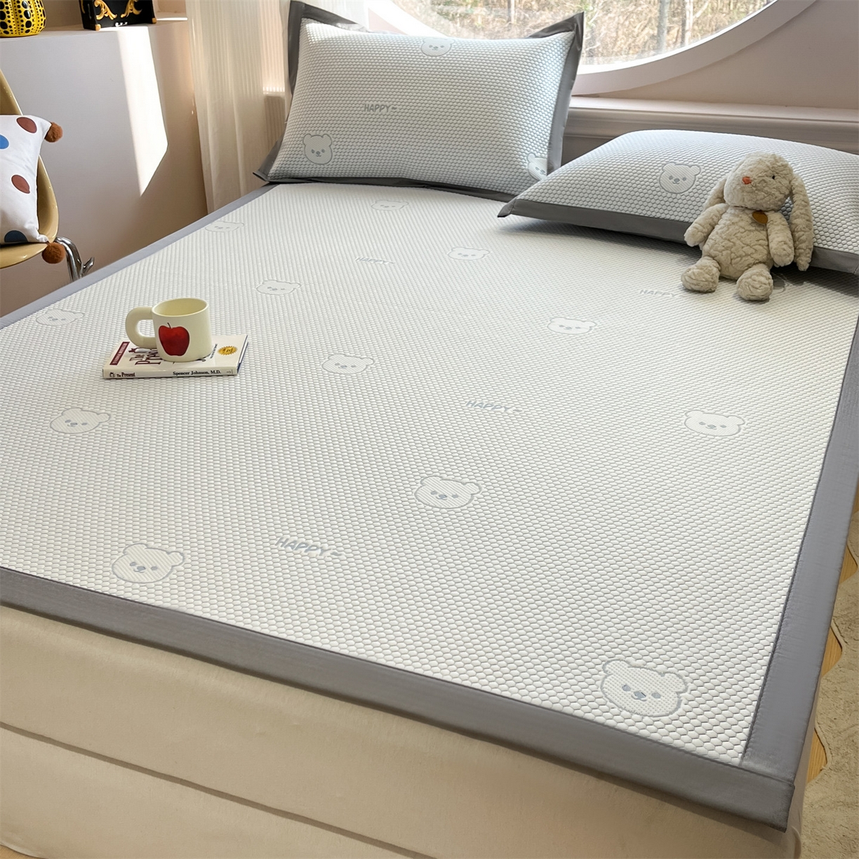 91家纺网 家纺一手货源 找家纺 天之澜家纺 2026新款PE凉豆豆凉席小红书热卖款A类冰豆豆凉席三件套可水洗豆豆凉席-床席款 快乐小熊