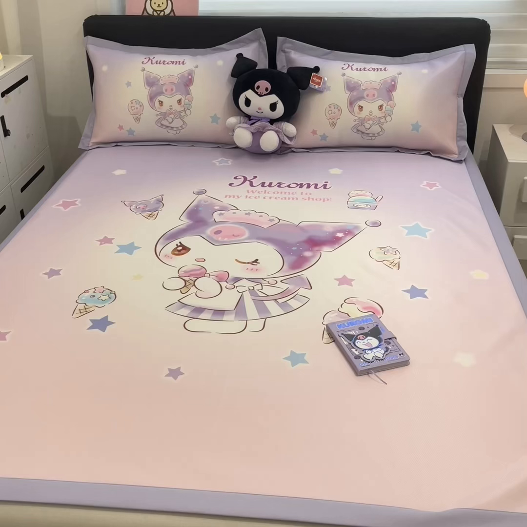 91家纺网 家纺一手货源 找家纺 暮思家居 2026新款正版授权A类大版数码印花三丽鸥1200D冰丝凉席可组合仿锦氨夏被 平铺款-炫彩库洛米