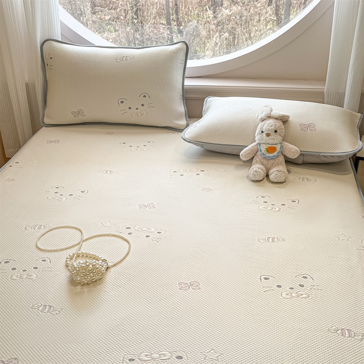 91家纺网 家纺一手货源 找家纺 天之澜家纺 2026新款PE凉豆豆凉席小红书热卖款A类冰豆豆凉席三件套可水洗豆豆凉席-床笠款 小喵喵